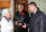 Поздравления принимает ветеран Великой Отечественной войны Мария Алексеевна Атрощенко.