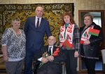 Ветеран Мизуров Кузьма Кузьмич принимает поздравления с Днем победы