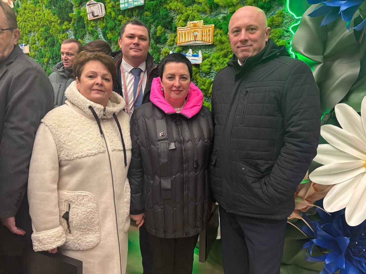 Представители Лиозненского района в составе делегации Витебской области посетили Международный выставочный центр, где разместилась экспозиция  «Моя Беларусь» (фотофакт)