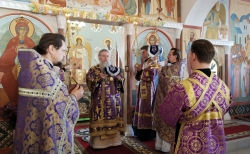 В храме Воздвижения Креста Господня (г.п. Лиозно) состоялась архиерейская Божественная литургия