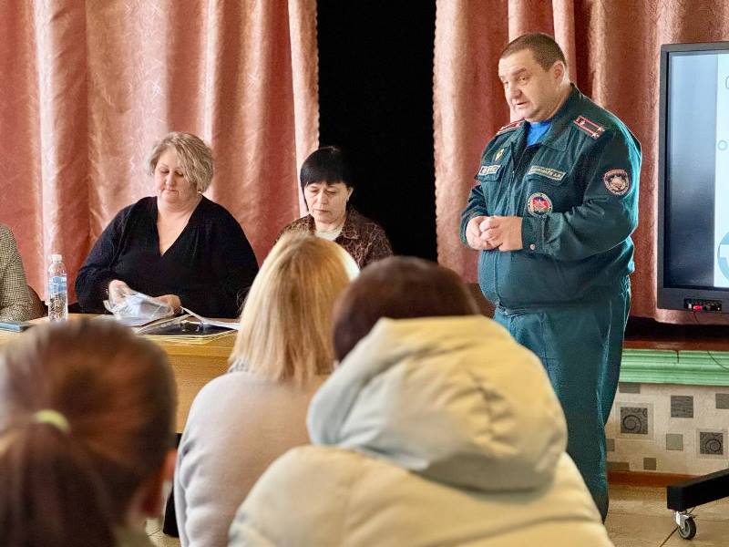 Привлечь внимание взрослых к безопасности детей