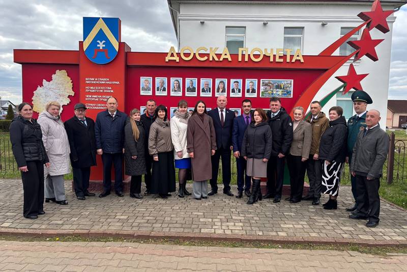 Спасатель Александр Маковский занесен на районную Доску почёта