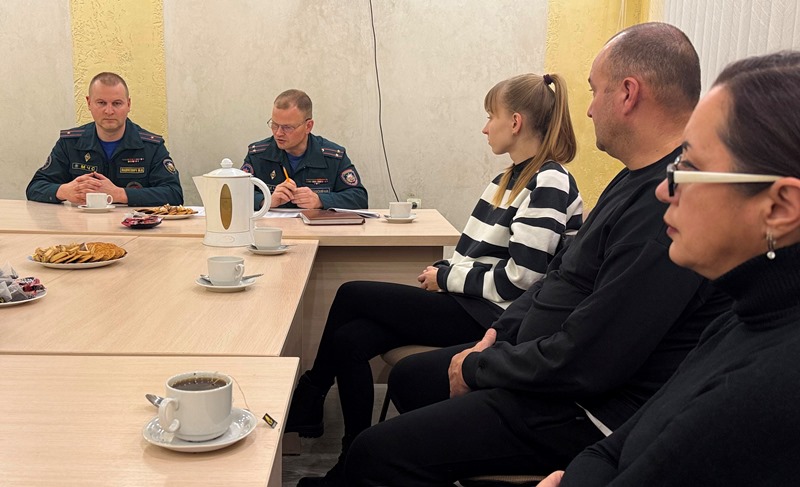 Теплая встреча с родными работников отдела