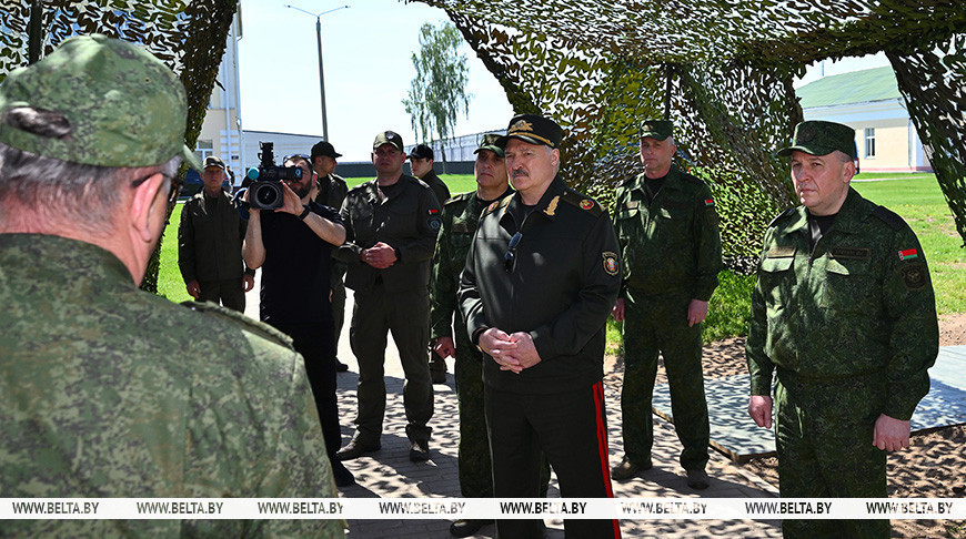 Военная тематика в центре внимания. Лукашенко приехал к ракетчикам в Осиповичский район