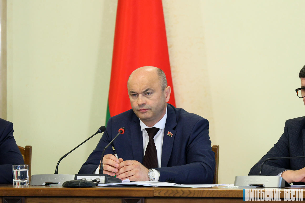 Александр Рогожник: "С учетом рапса и кукурузы Витебская область планирует намолотить 1.2 млн т зерна"