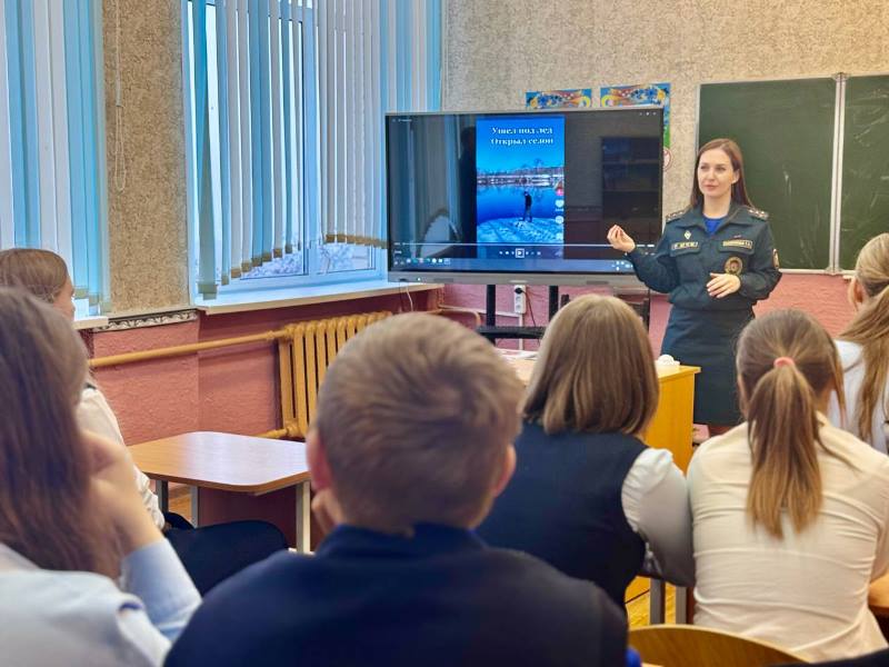 В детском саду появилась кошка Даша, а старшеклассники сидят в Tik-tok